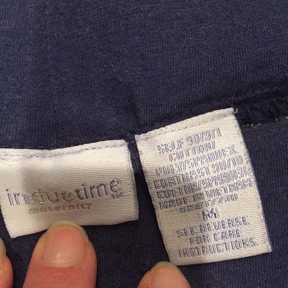 Maternity capris size medium - Picture 2 of 4